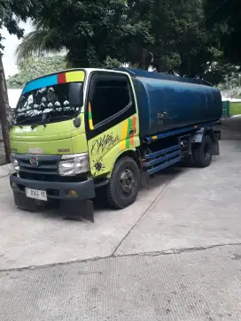 Jual cepat truk th 2018 tangki air.. hino dutro