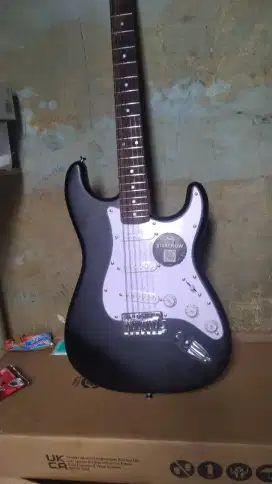 gitar listrik squire basic