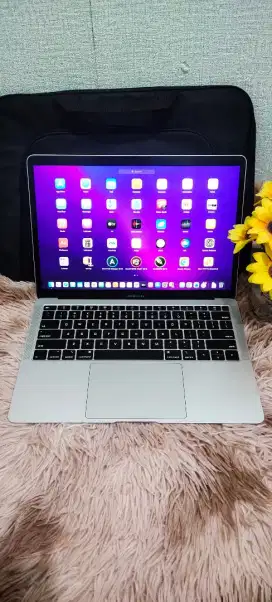 Macbook Air 2019 Retina/Core i5/Ram 8GB/SSD 256GB/13' Retina Mulus