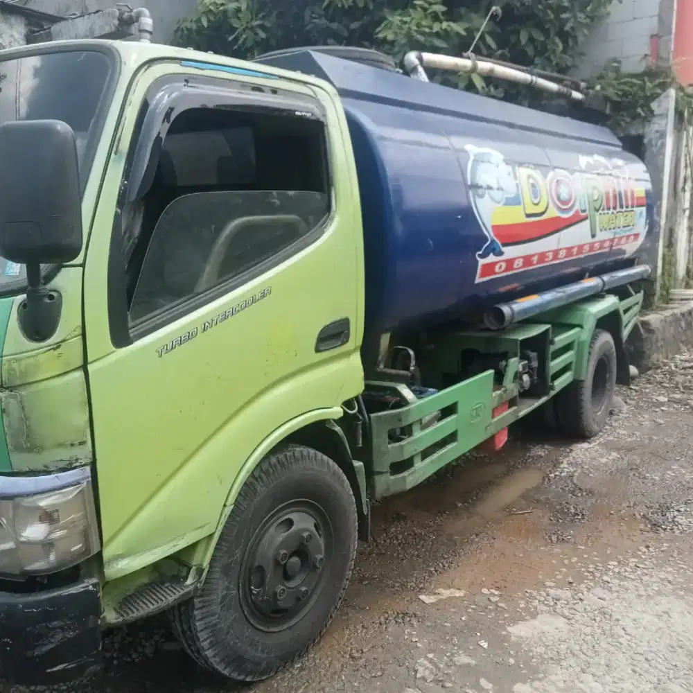 JUAL CEPAT !!  TRUK TANGKI AIR  TAHUN 2016
