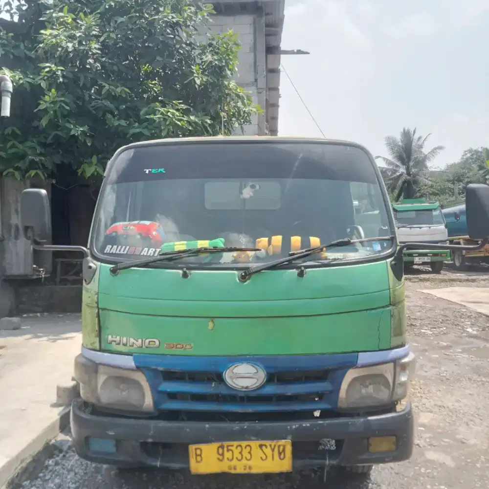 JUAL CEPAT !!  TRUK TANGKI AIR  TAHUN 2016