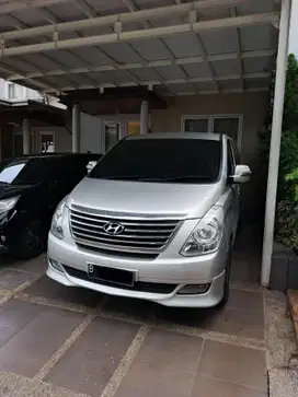 Hyundai H-1 2012 Bensin