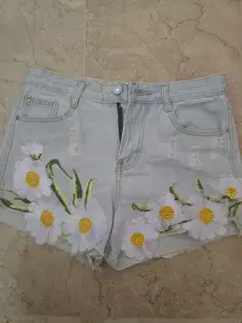 Hotpants / celana pendek jeans