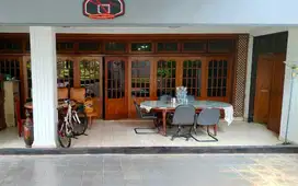 TURUN HARGA LAGI: DIJUAL Rumah Siap Huni di Komplek Asri di Slipi!