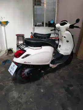 Vespa Sprint Like New KM 7rb, Istimewa Tgn I