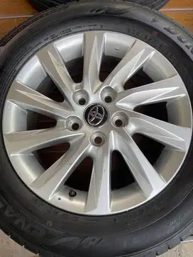 Dijual VELG & BAN Zenix tipe G kendaraan tahun 2025 bln 8