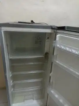 Kulkas LG satu pintu