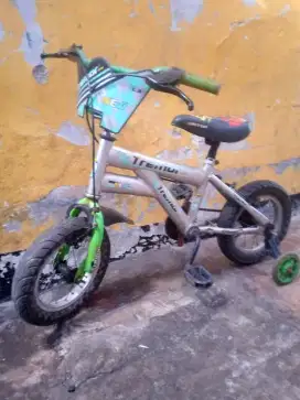 Sepeda BMX anak.12in sia pakai.di Jagakarsa Jakarta Selatan