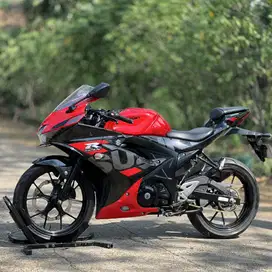 SUZUKI GSX R 150 MERAH HITAM 2022 KM RENDAH PAJAK PANJANG SIAP NGEBUT
