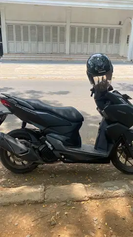 Di jual cepat motor honda vario 160 ABs