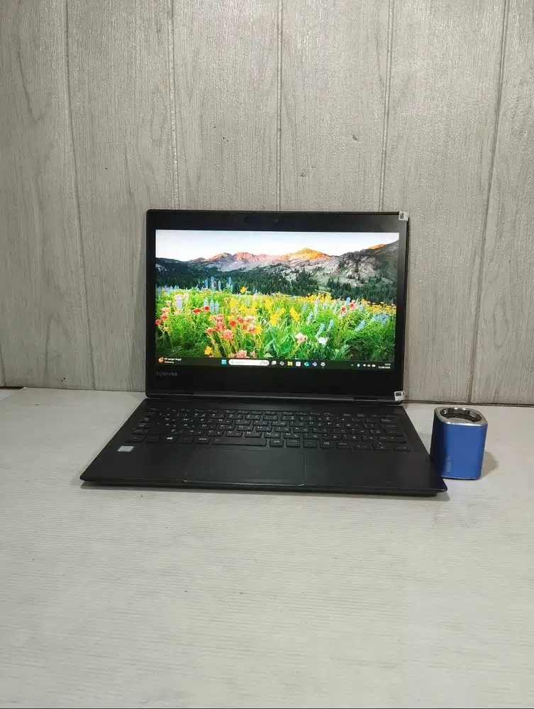 Laptop 2-in-1 super tipis i5 gen 8-Toshiba Dynabook VC72 Layar Sentuh