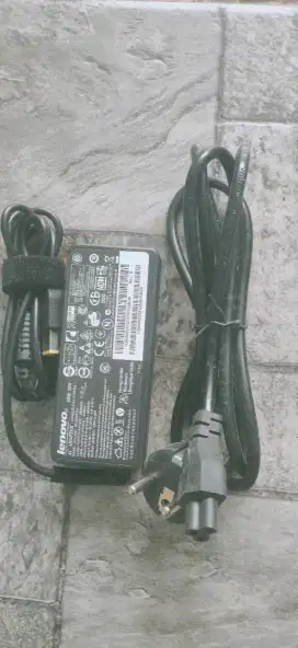 Adaptor Lenovo 65W model kotak