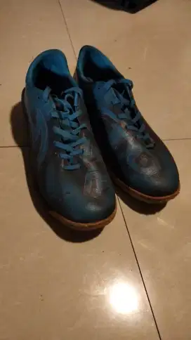 Di jual Sepatu Futsal Size 40