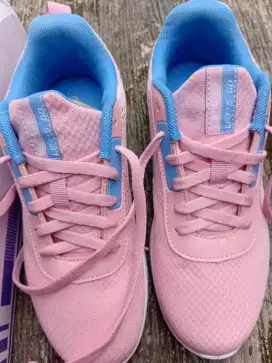 Sepatu Sneakers Ando Momovi 37 pink