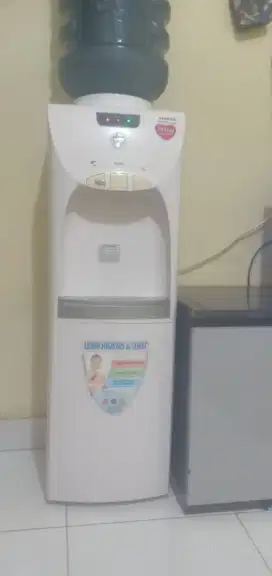 Dispenser Sanken HWD-734C+Cabinet 190w Low Wat