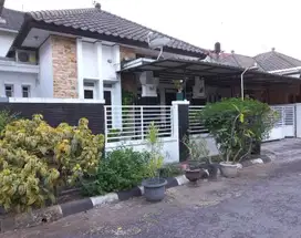 Rumah Bagus Semi Furnished Fajar Indah Colomadu Karanganyar