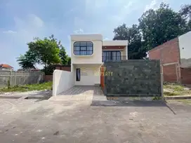 RUMAH 2 LANTAI, SIAP HUNI DALAM RING ROAD MAGUWOHARJO