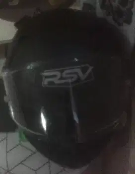 Dijual helm merek rsv