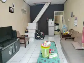 Dijual rumah siap huni 2 lantai di area sudirman