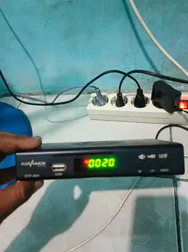 Jual aja, set top box merk advance kondisi normal, lancar segel.