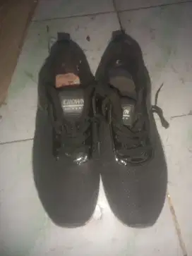 Sepatu crown hitam pria 42