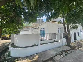 Disewakan rumah Hoek dibulevard hijau harapan indah bekasi