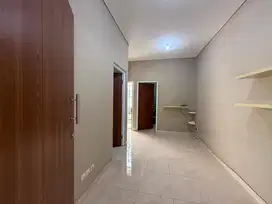 Di sewakan rumah 1 lantai gardens sawangan