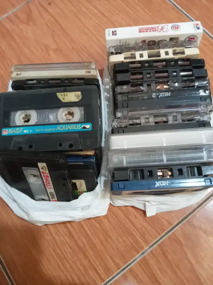 Di jual borongan kaset pita jadul 30 biji