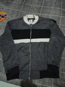 jaket dengan bahan yg bagus