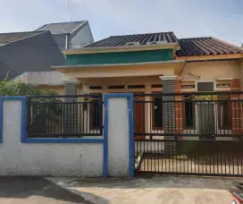 Dijual  rumah dekat stasiun kereta 168m²(800jt)mobil  Cipayung Depok