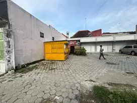 Dijual Tanah 725m2 (dengan 11 bangunan kios) Suromenggolo Ponorogo