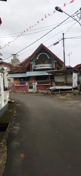 Tanah & Bangunan Dijual Enggal