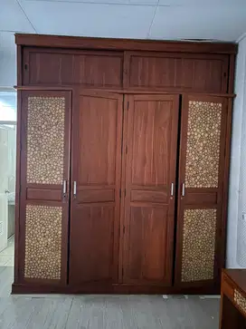 lemari jati dan meja rias bekas