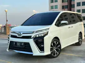 TOYOTA VOXY 2.0 2018 (LOW KM 37 rb )