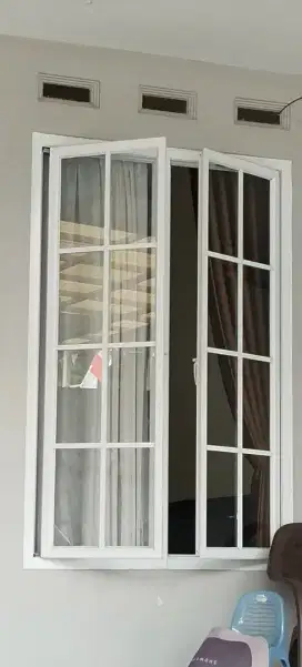 Membersihkan rumah dan jaga anak (IRT)