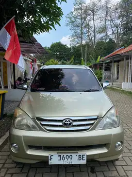 Toyota Avanza 2004 Bensin