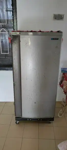 Kulkas 1 pintu merk Sharp