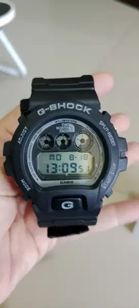 Casio G-Shock DW 6900 NS supreme x TNF