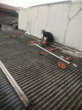 Jasa perbaikan atap bocor