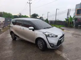 Sienta tipe V Manual 2017 Murah