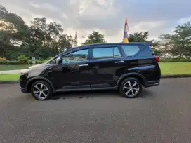 Dijual Innova Venturer AT 2,0 Tahun 2022 warna hitam