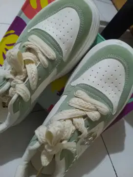 SEPATU KEKINIAN