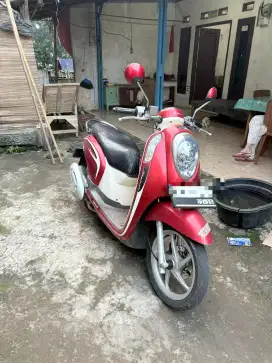 scoopy 2014  kumplit