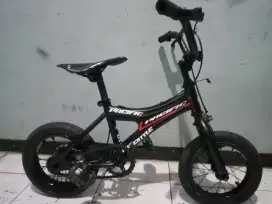 Dijual sepeda BMX PACIFIC anak msih bgus ban masih tebal tinggal pakai