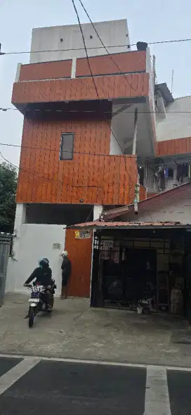 Kos Non AC dan AC,Bangunan Baru, Nyaman,Strategis