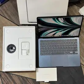 macbook air m2 16 / 256gb ibox 2 minggu pakai fullset original terawat