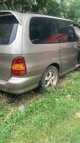 Kia Carnival Metik 2000 Mesin Halus & sehat