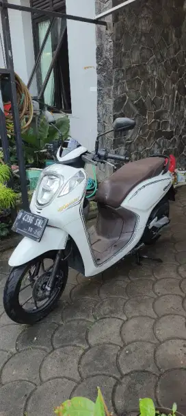 Honda Genio 2021 Brown on White