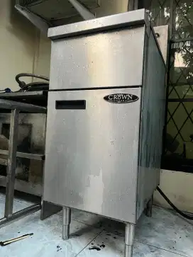 Penggorengan Deep Fryer Merk Crown