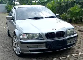 BMW E46 318i M43 Tahun 2001_Abu Abu Silver Metalik